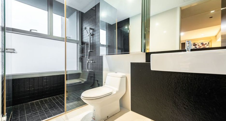 À vendre 3 chambres condo à Yan Nawa, Bangkok