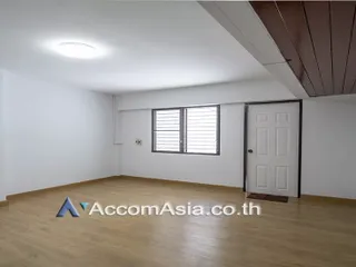 For rent and for sale 4 bed townhouse in Khlong Toei, Bangkok