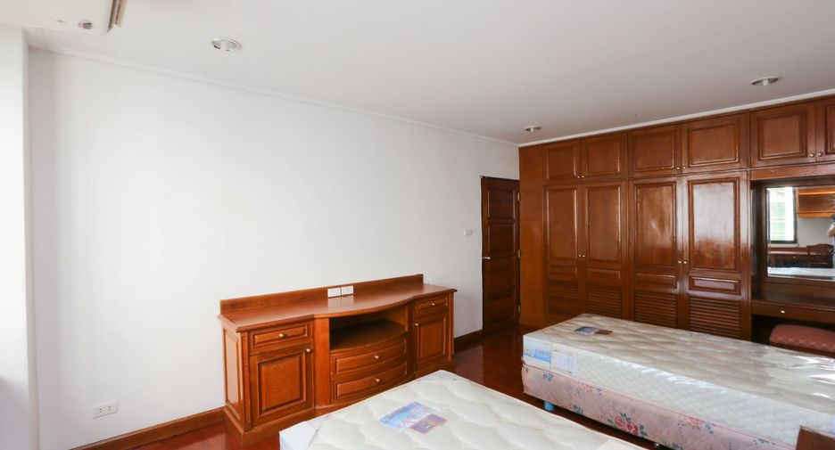 For sale 2 Beds condo in Khlong Toei, Bangkok