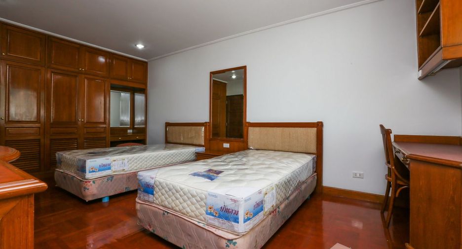 For sale 2 Beds condo in Khlong Toei, Bangkok