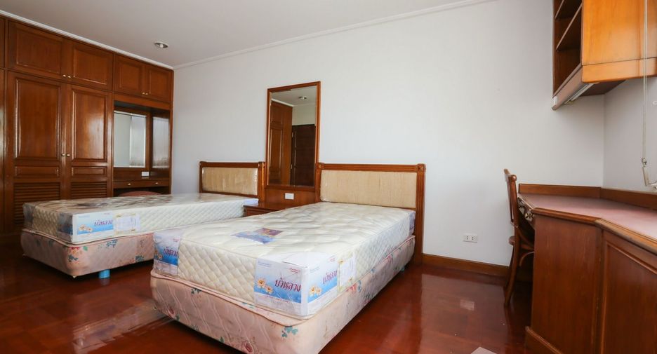 For sale 2 Beds condo in Khlong Toei, Bangkok