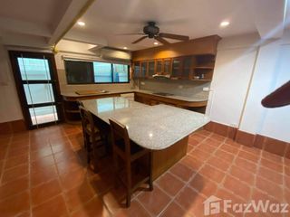 For sale 4 bed townhouse in Hua Hin, Prachuap Khiri Khan