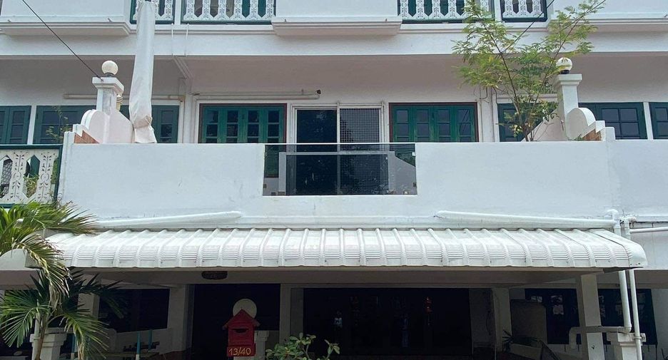 For sale 4 Beds townhouse in Hua Hin, Prachuap Khiri Khan