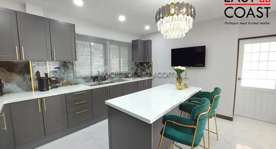 Haus zum Kauf mit 4 Zimmer in Bang Lamung, Chonburi