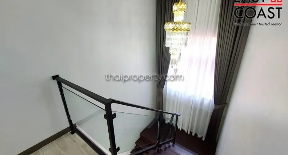 Haus zum Kauf mit 4 Zimmer in Bang Lamung, Chonburi
