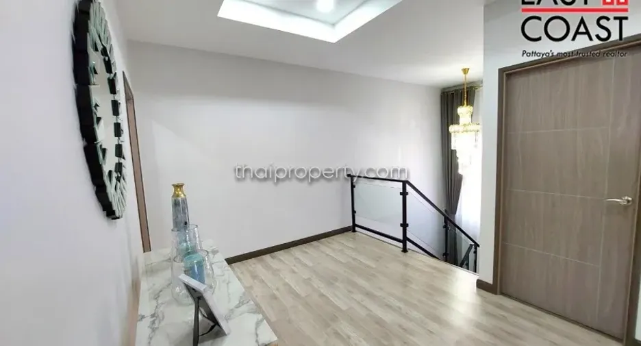 Haus zum Kauf mit 4 Zimmer in Bang Lamung, Chonburi