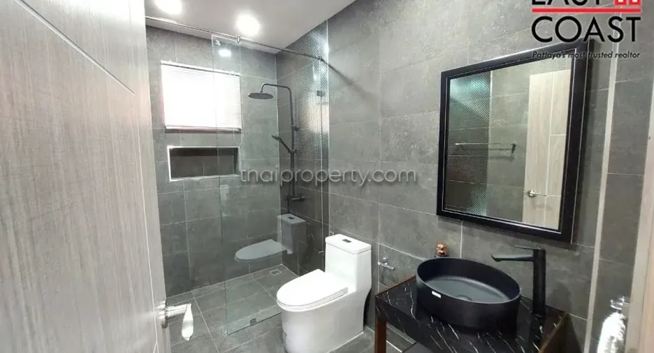 Haus zum Kauf mit 4 Zimmer in Bang Lamung, Chonburi