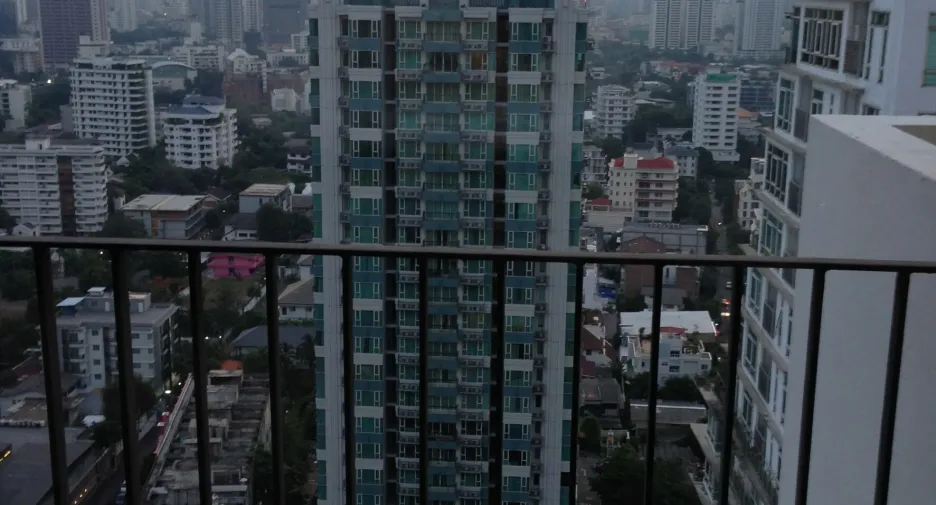 For rent 2 bed condo in Watthana, Bangkok