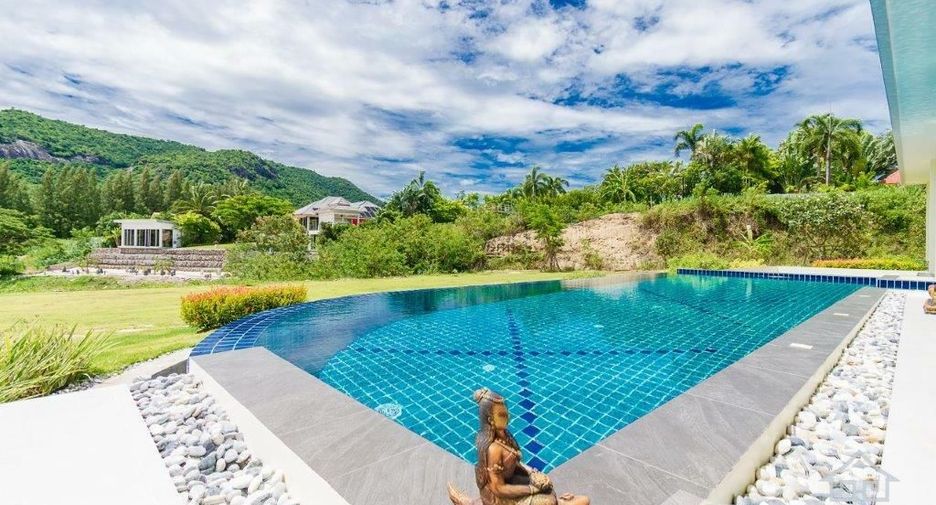 For sale 5 bed villa in Hua Hin, Prachuap Khiri Khan