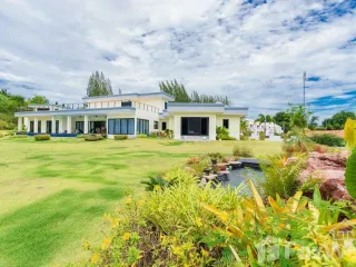 For sale 5 bed villa in Hua Hin, Prachuap Khiri Khan