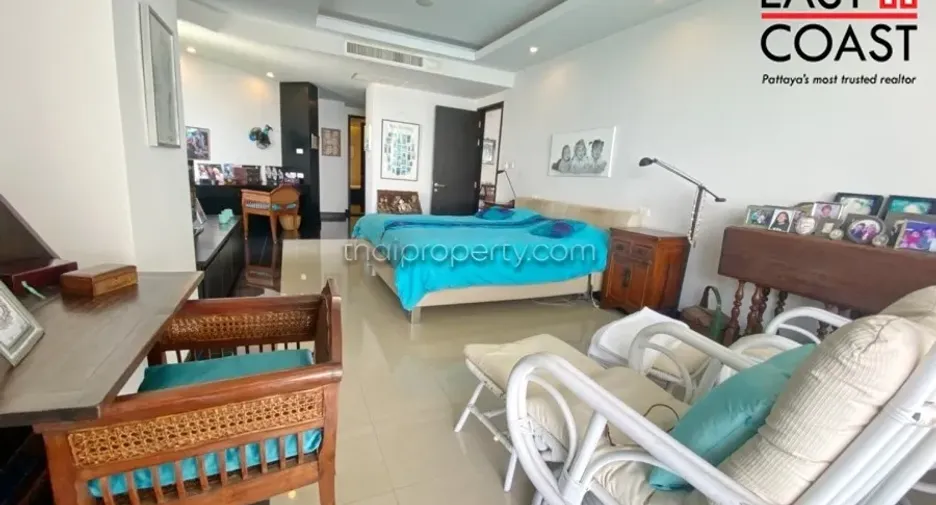 For sale 3 bedrooms condo in Jomtien, Pattaya