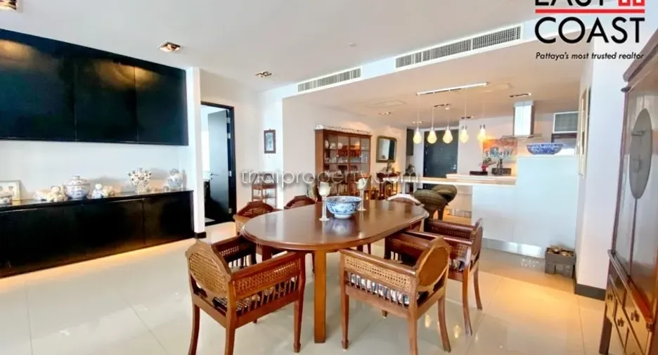 For sale 3 bedrooms condo in Jomtien, Pattaya