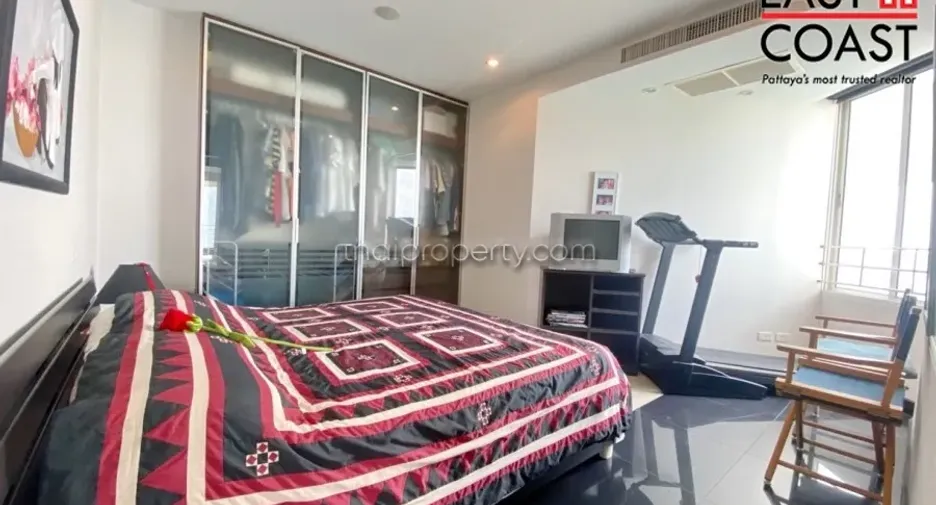 For sale 3 bedrooms condo in Jomtien, Pattaya