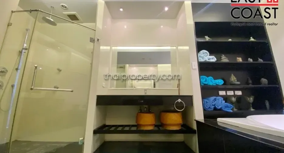 For sale 3 bedrooms condo in Jomtien, Pattaya