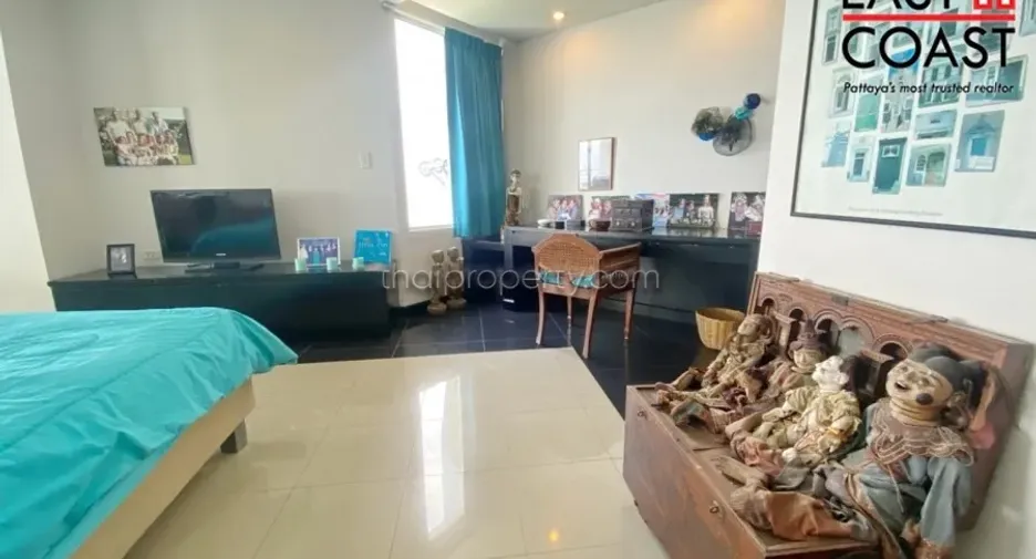 For sale 3 bedrooms condo in Jomtien, Pattaya