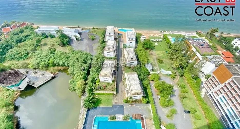For sale 3 bedrooms condo in Jomtien, Pattaya