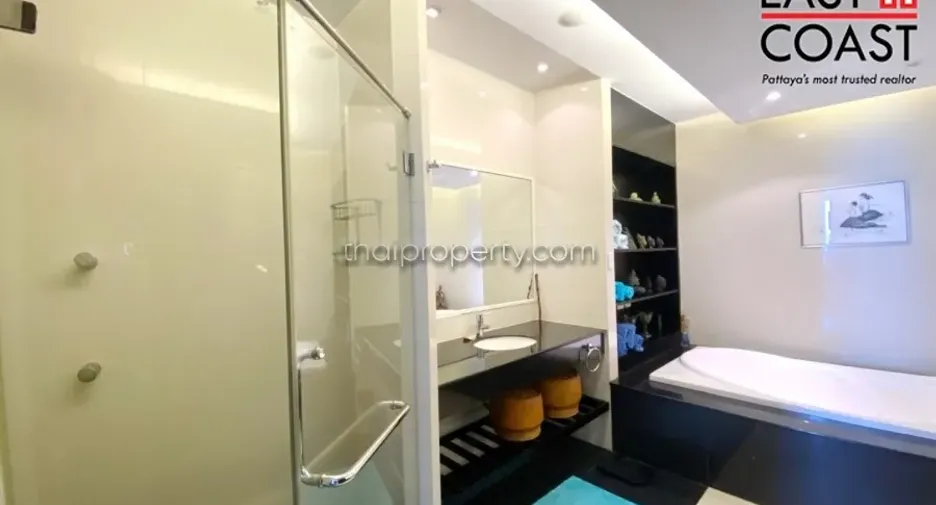 For sale 3 bedrooms condo in Jomtien, Pattaya