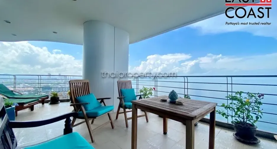 For sale 3 bedrooms condo in Jomtien, Pattaya