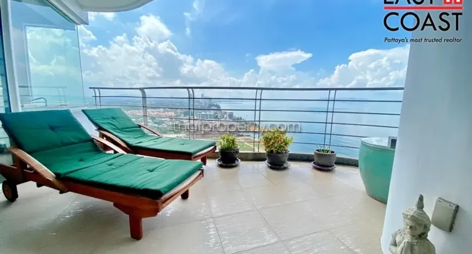 For sale 3 bedrooms condo in Jomtien, Pattaya