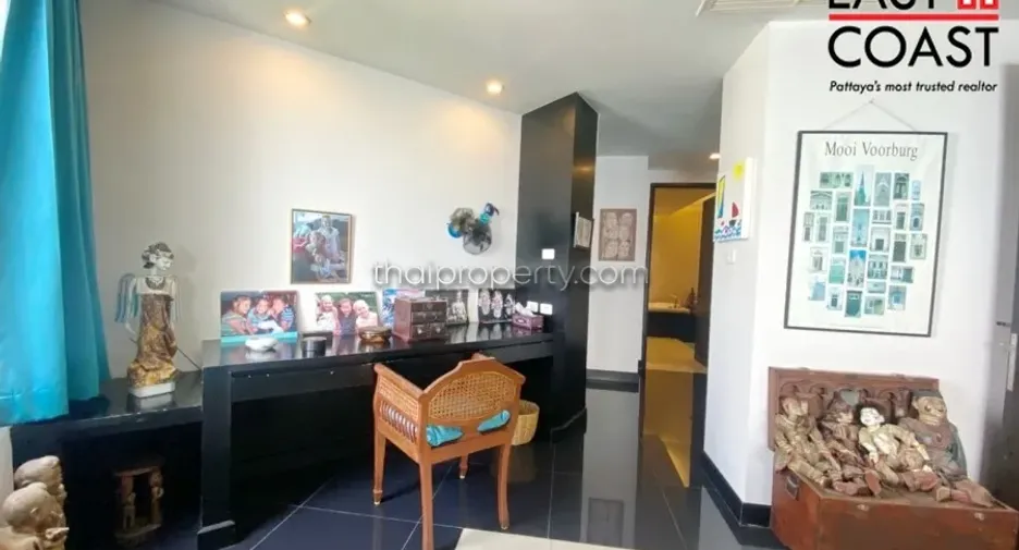 For sale 3 bedrooms condo in Jomtien, Pattaya