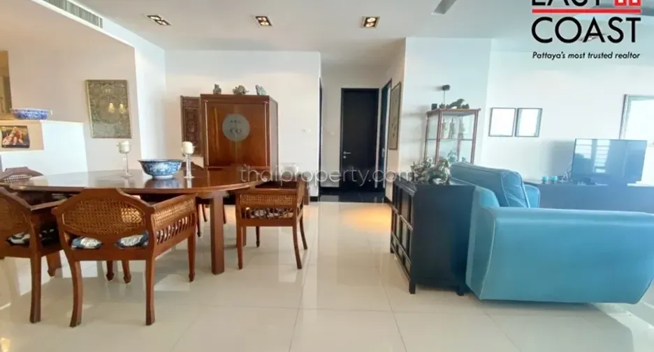 For sale 3 bedrooms condo in Jomtien, Pattaya