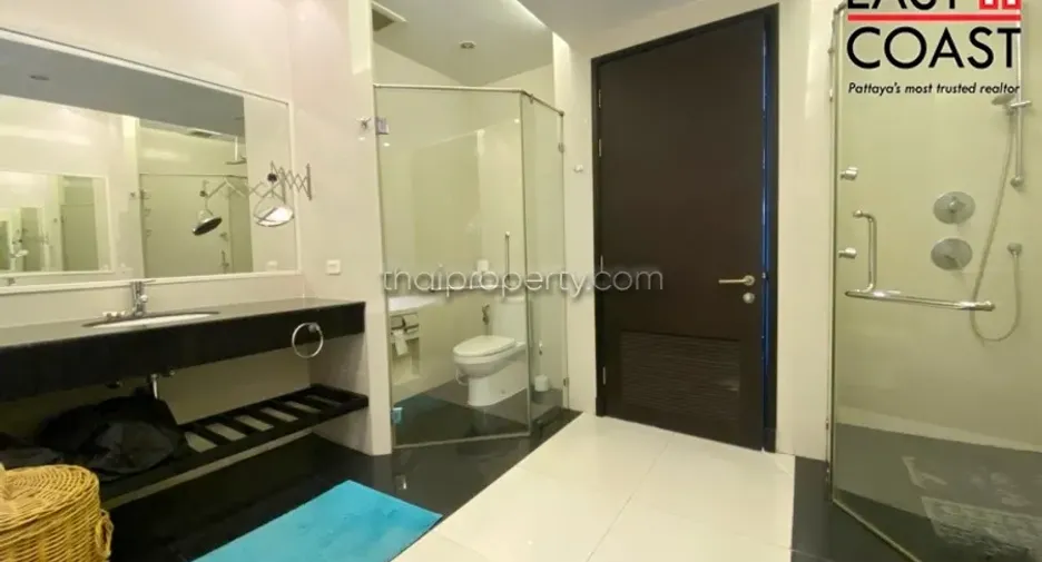 For sale 3 bedrooms condo in Jomtien, Pattaya