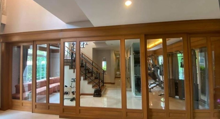 For sale 7 bedrooms house in Phasi Charoen, Bangkok