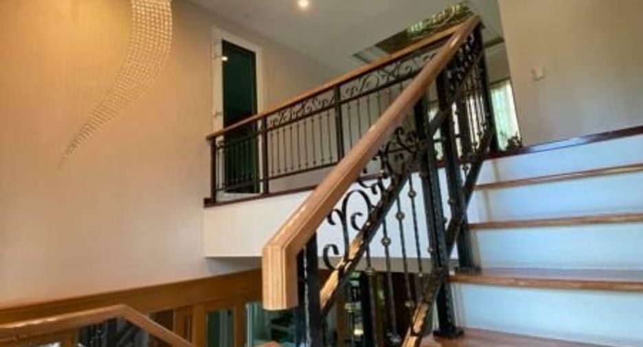 For sale 7 bedrooms house in Phasi Charoen, Bangkok
