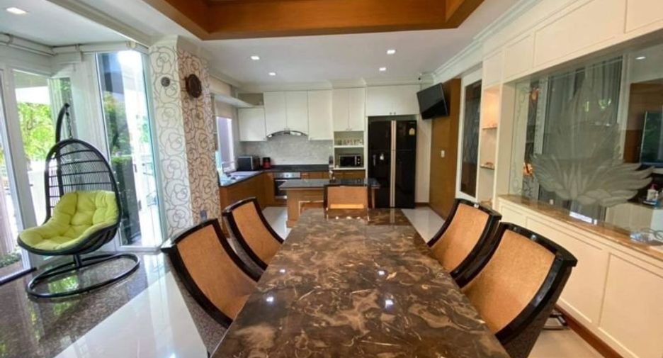 For sale 7 bedrooms house in Phasi Charoen, Bangkok