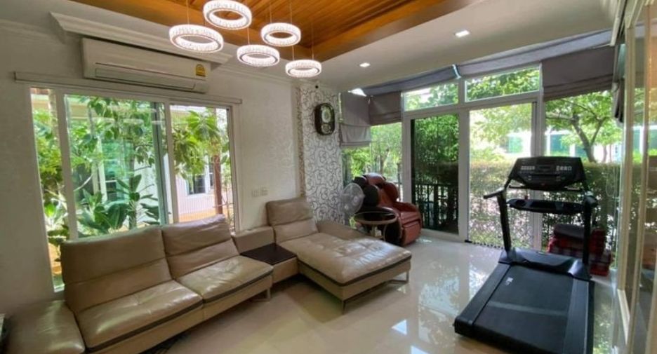 For sale 7 Beds house in Phasi Charoen, Bangkok