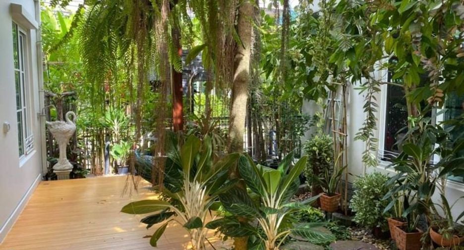 For sale 7 bedrooms house in Phasi Charoen, Bangkok