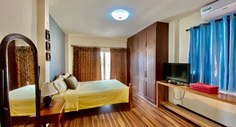 Casa en alquiler de 5 habitaciones en Bang Lamung, Chonburi