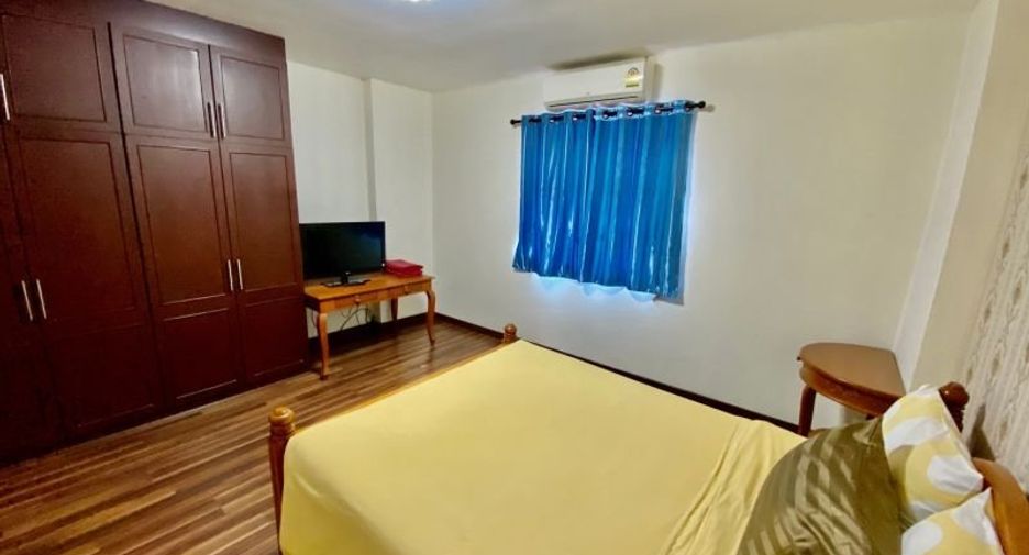 Casa en alquiler de 5 habitaciones en Bang Lamung, Chonburi