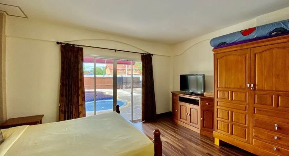 Casa en alquiler de 5 habitaciones en Bang Lamung, Chonburi