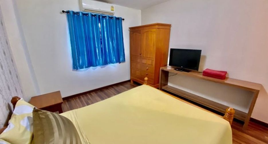 Casa en alquiler de 5 habitaciones en Bang Lamung, Chonburi