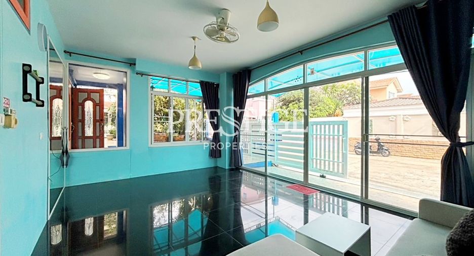 Casa en venta y en alquiler de 3 habitaciones en Jomtien, Pattaya
