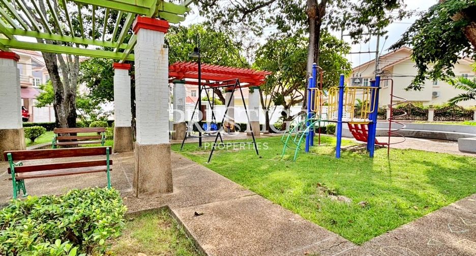 Casa en venta y en alquiler de 3 habitaciones en Jomtien, Pattaya