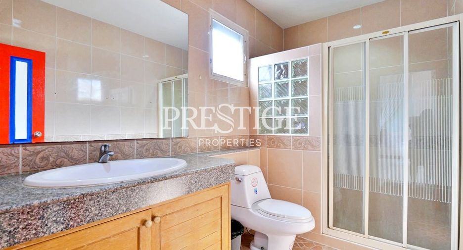 Casa en venta y en alquiler de 3 habitaciones en Jomtien, Pattaya