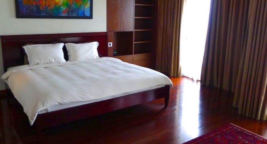 For sale 4 bed condo in Khlong Toei, Bangkok