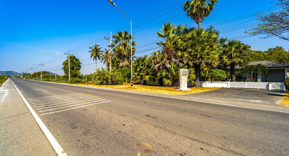 For sale 4 bedrooms villa in Cha Am, Phetchaburi