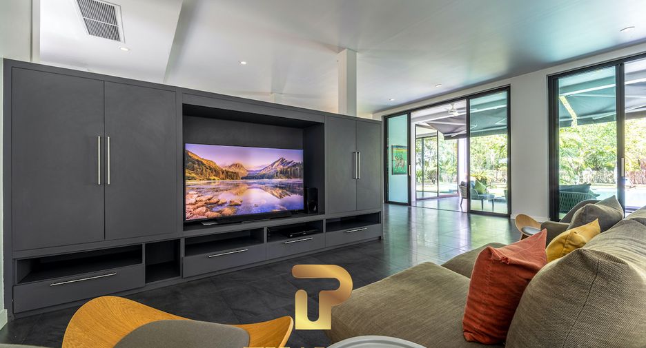 For sale 4 bedrooms villa in Cha Am, Phetchaburi