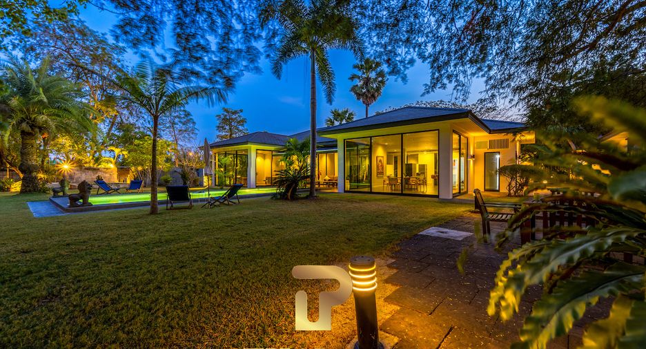 For sale 4 bedrooms villa in Cha Am, Phetchaburi