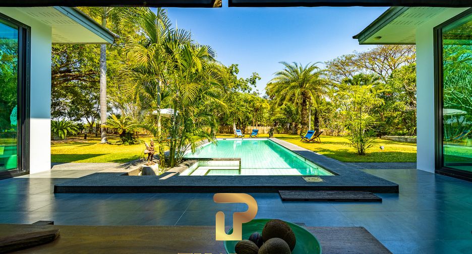 For sale 4 bedrooms villa in Cha Am, Phetchaburi