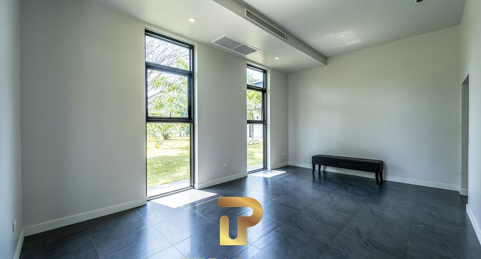 For sale 4 bedrooms villa in Cha Am, Phetchaburi