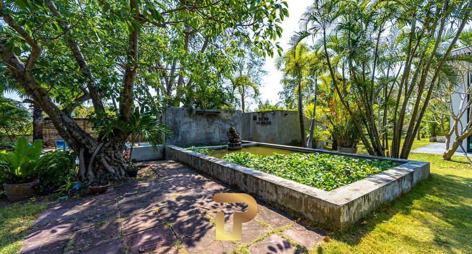 For sale 4 bedrooms villa in Cha Am, Phetchaburi