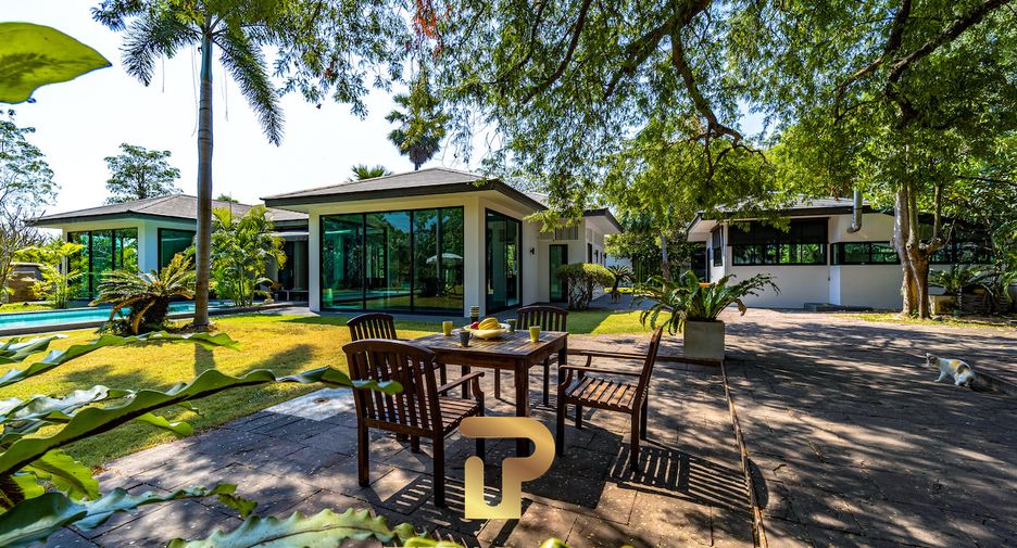 For sale 4 bedrooms villa in Cha Am, Phetchaburi