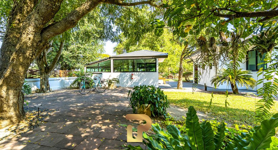 For sale 4 bedrooms villa in Cha Am, Phetchaburi