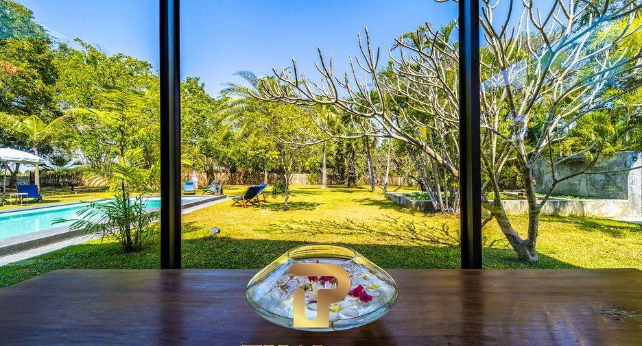 For sale 4 bedrooms villa in Cha Am, Phetchaburi