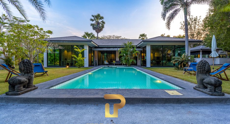 For sale 4 bedrooms villa in Cha Am, Phetchaburi