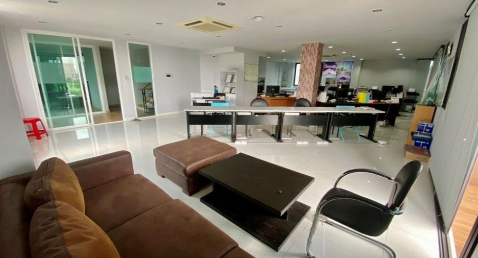 For sale office in Yan Nawa, Bangkok